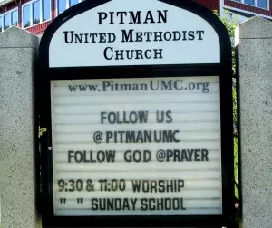 Signboard Follow Us 14-08-14 _0706