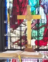 Chapel Cross-Bible _1102040852